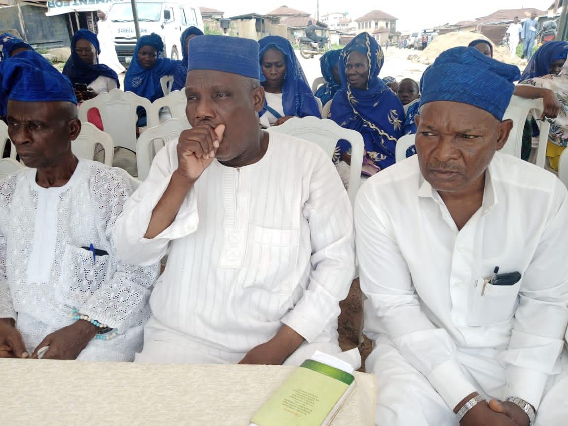 Ogun Zone of Nawair-ud-deen, Alhaji Prince Adedamola, at the 8th Day Fidau Prayer
